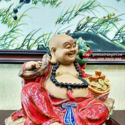 Tượng Phật Di Lặc vác cành đào